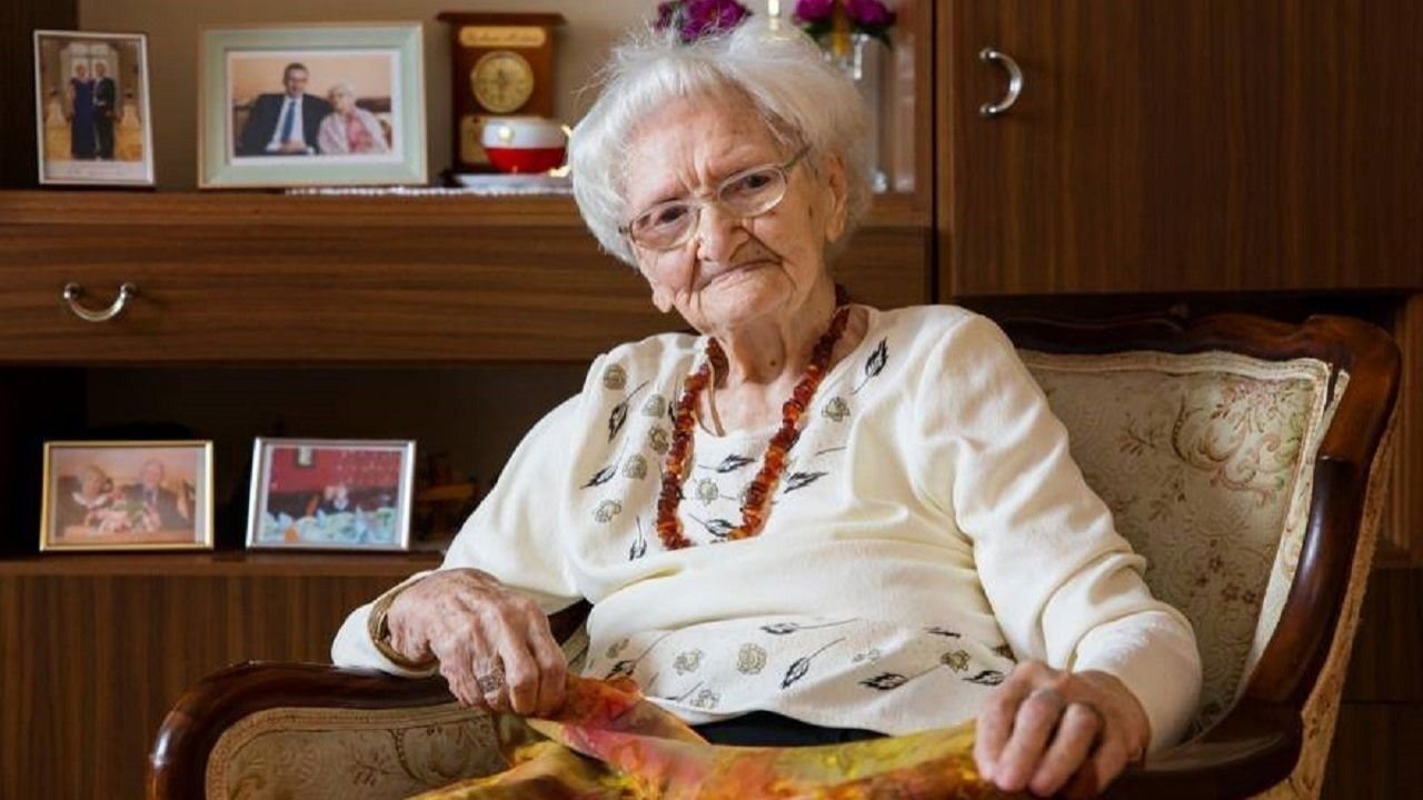 Najstarsza kobieta w Polsce! Ile ma lat i jak wygląda?