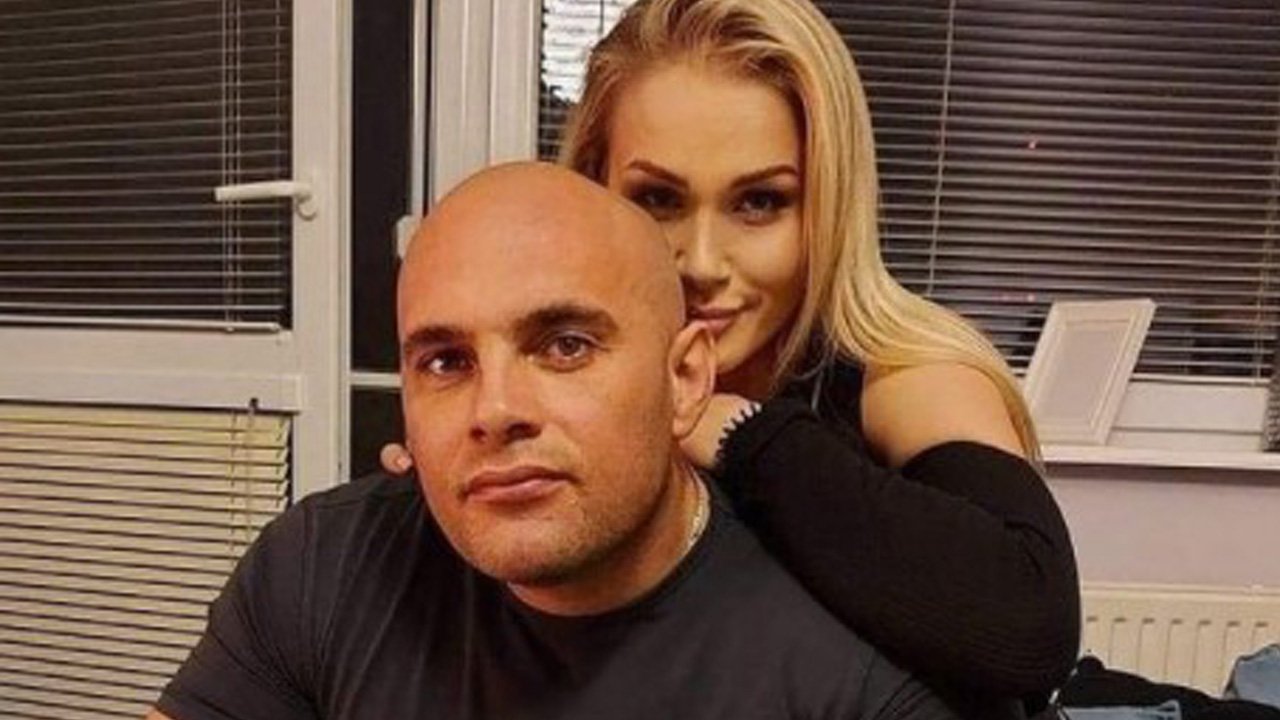 Dominik Abou-Khadra dodał seksowne zdjęcie żony w bieliźnie. "To jest niesmaczne" - piszą internauci