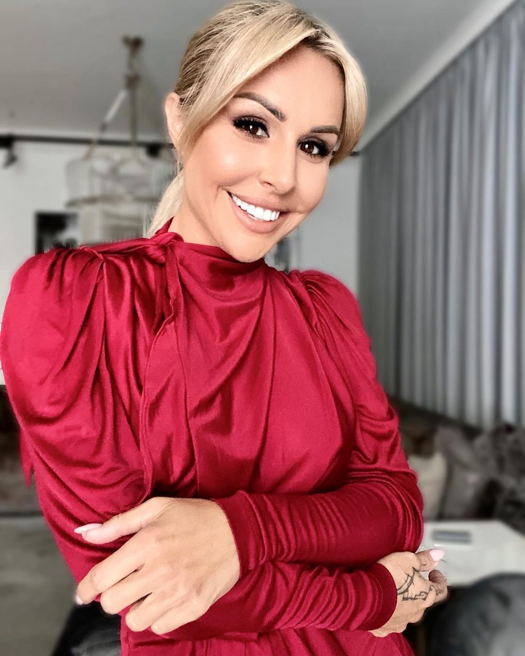 Blanka Lipińska w czerwieni