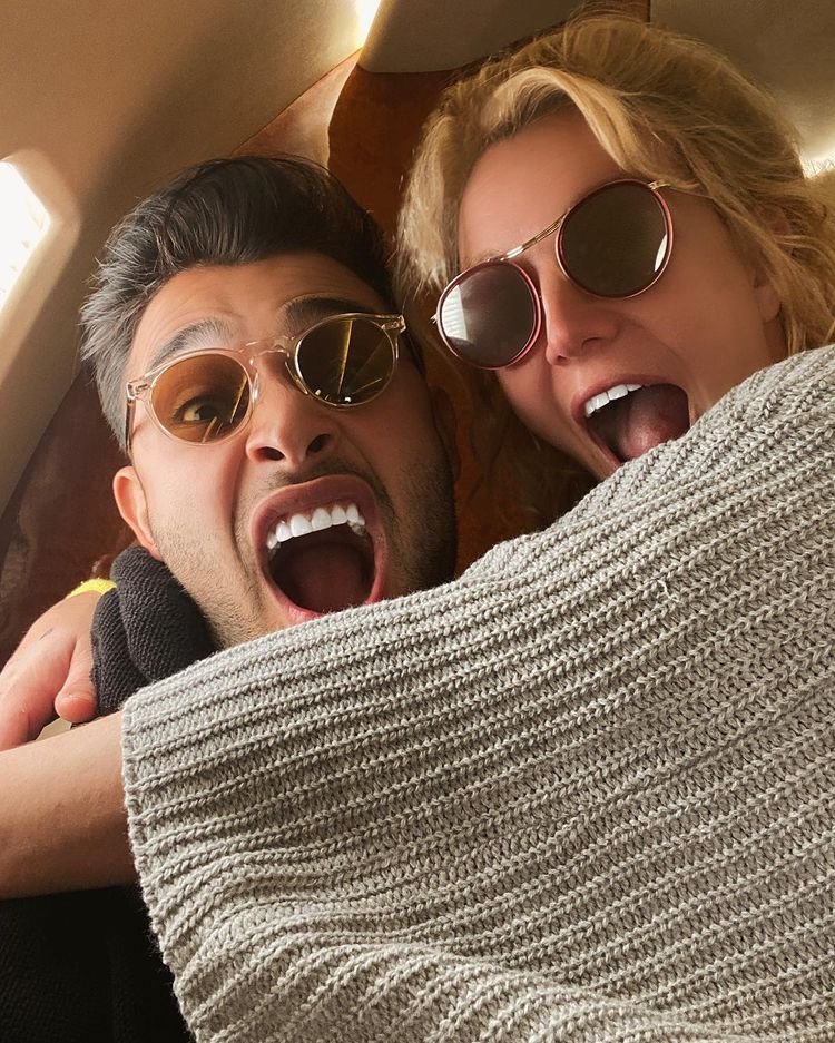 Britney Spears pozuje z narzeczonym