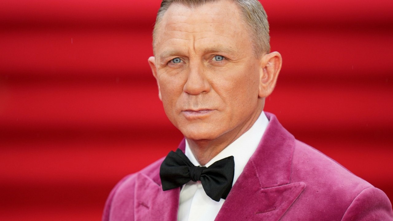 Daniel Craig zaskoczył stylizacją na premierze filmu o Jamesie Bondzie. Najlepiej ubrany wśród aktorów?