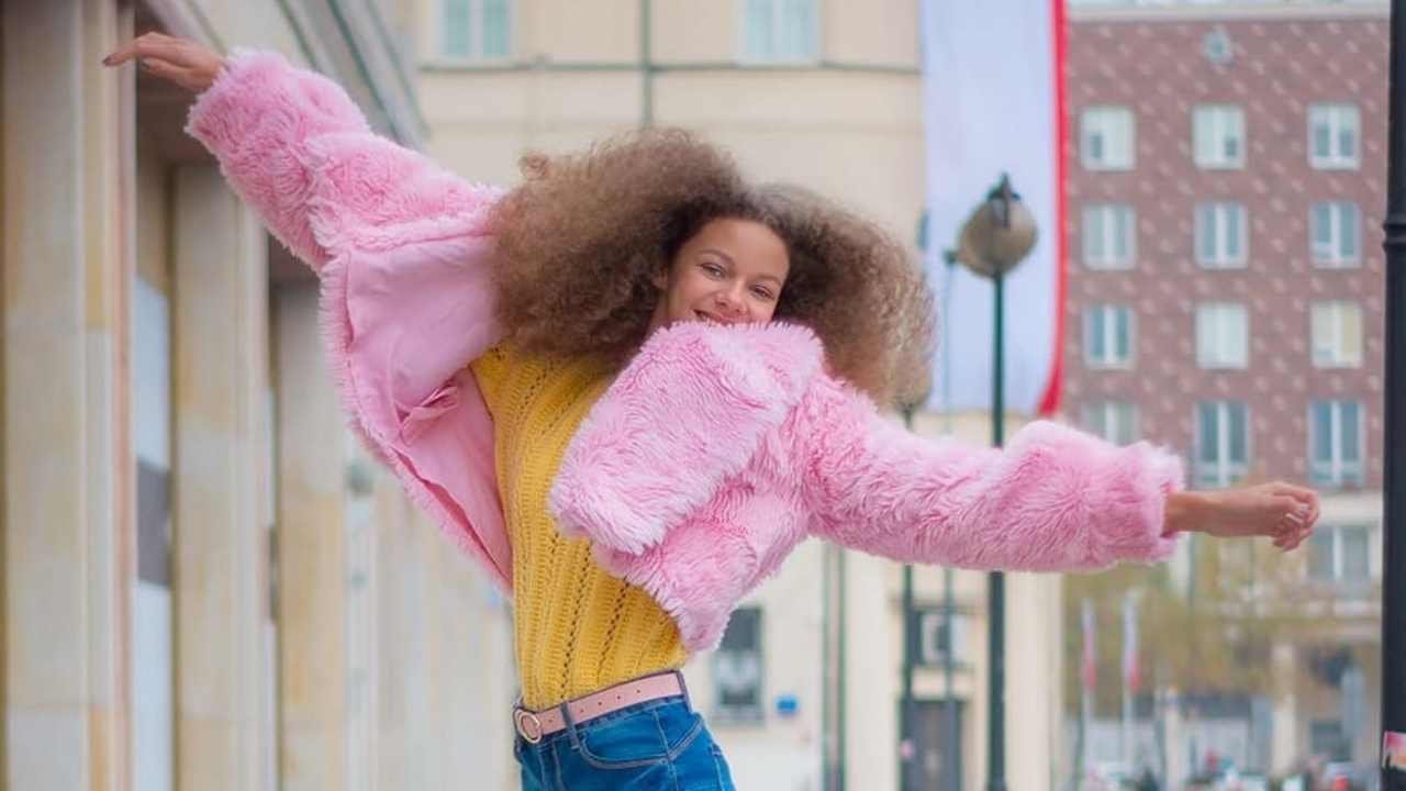 Emilia Dankwa w kampanii W.Kruk zapowiada nowy projekt! Zosia z "Rodzinki.pl" zachwyca naturalnością