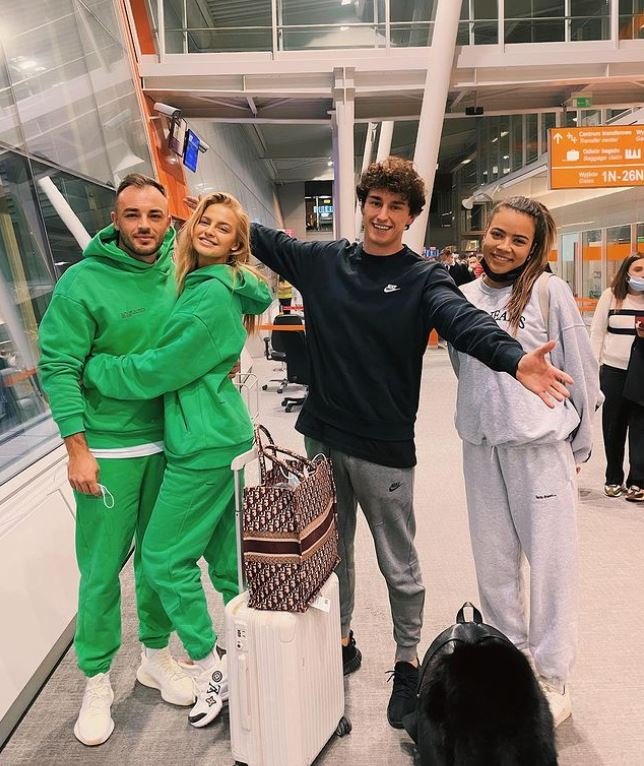 Lexy Chapli, Karolina Pisarek i Marcin Dubiel na lotnisku