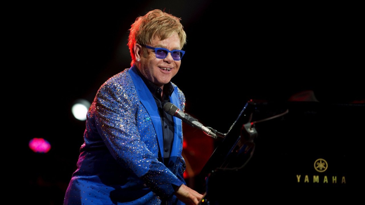 Sir Elton John – wiek, kariera, Instagram. Sprawdź czy znasz historię „Rocketmana”?