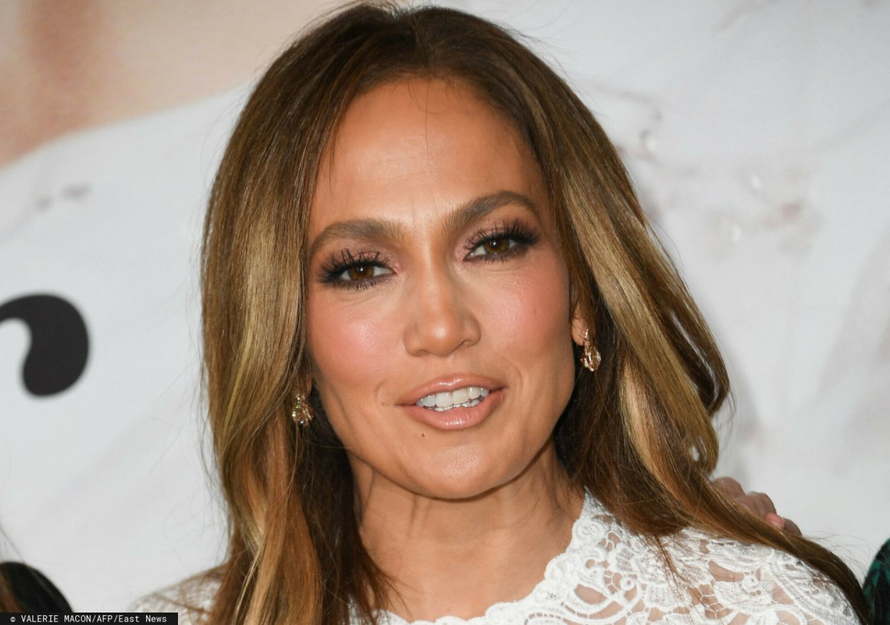 52-letnia Jennifer Lopez i zbliżenie na jej twarz
