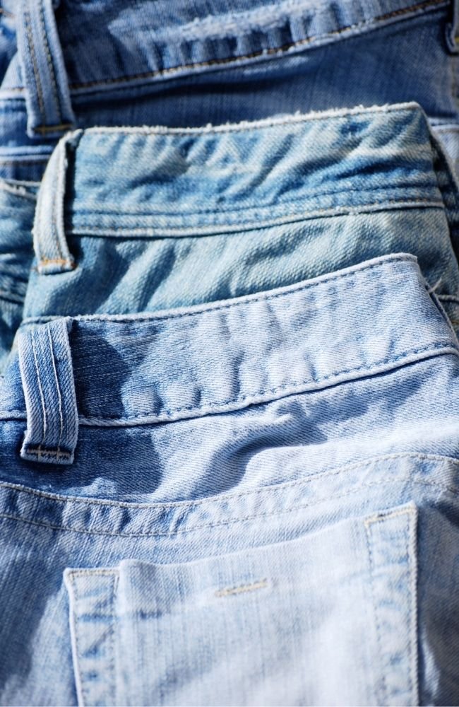 Spódnice jeansowe w różnych odcieniach