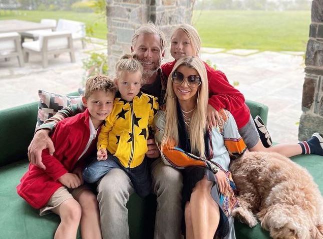 Jessica Simpson z mężem i dziećmi
