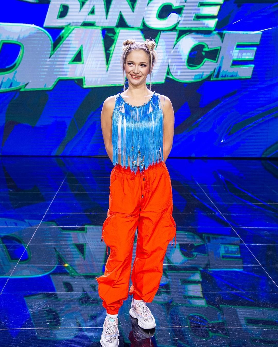 Marta Paszkin na scenie w programie "Dance Dance Dance"