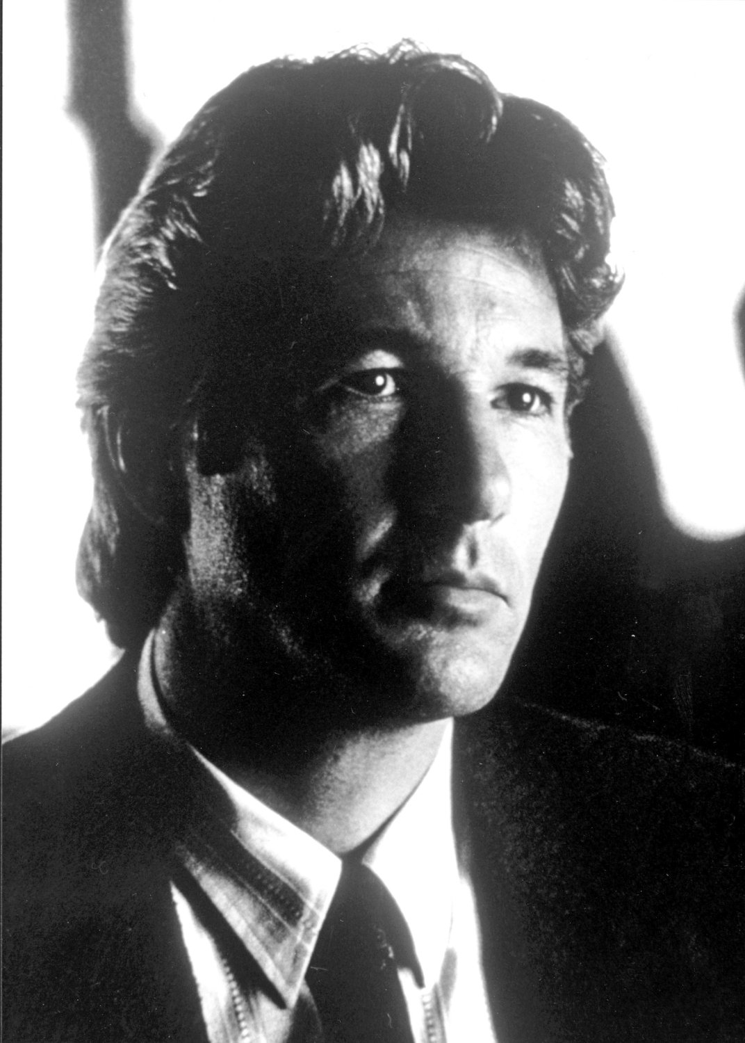 Richard Gere na czarno-białym zdjęciu sprzed lat