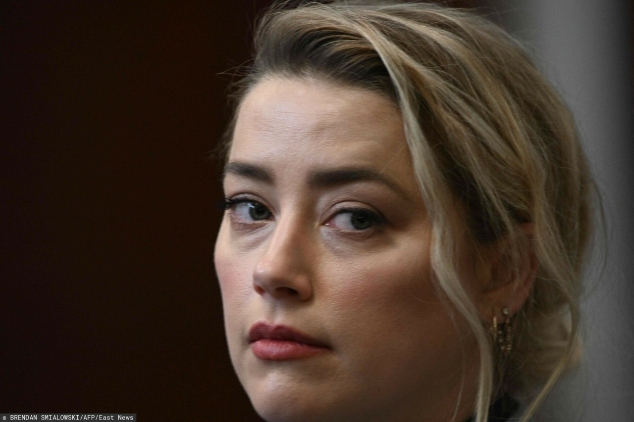 zbliżenie na twarz Amber Heard