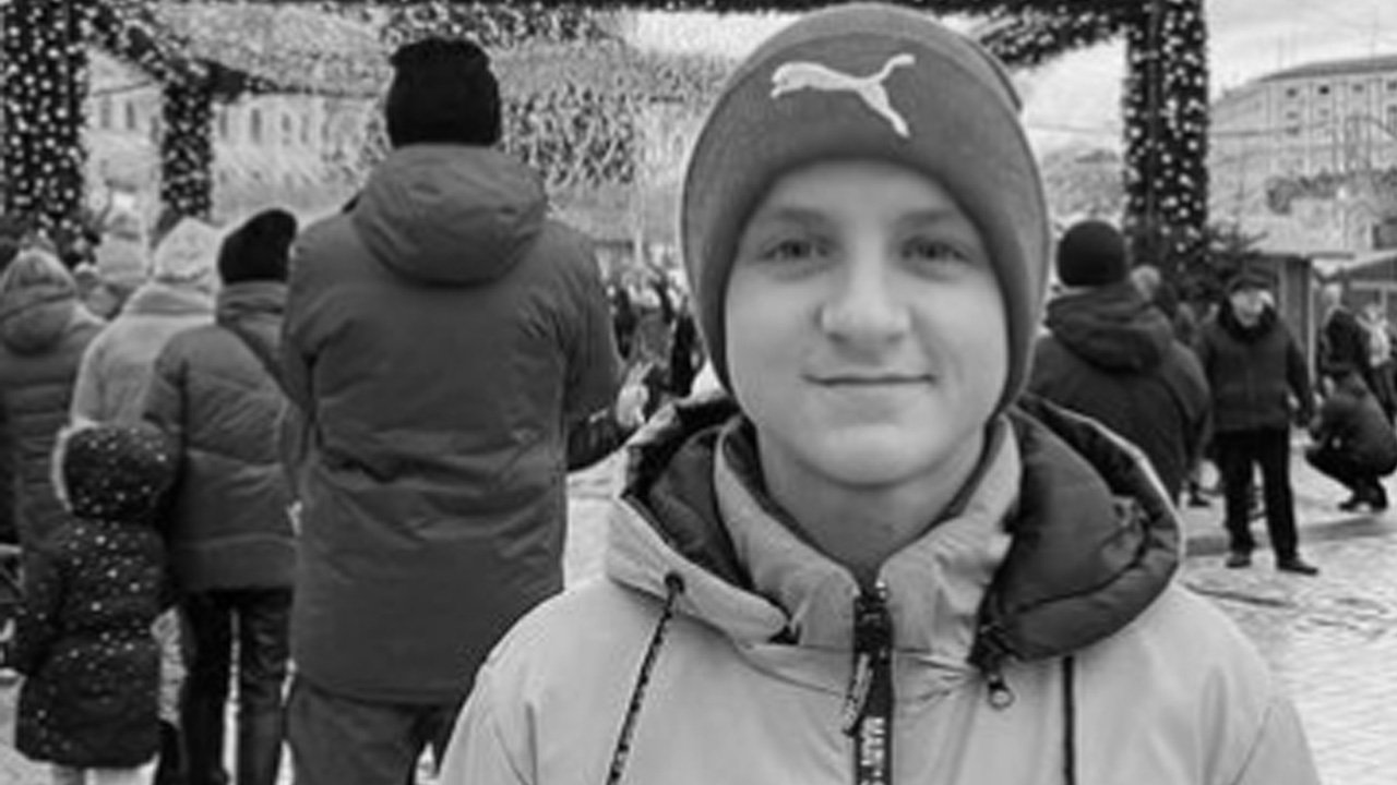 Tragiczna historia 13-latka z Ukrainy. Zginął, a jego czapka była podziurawiona od kul...