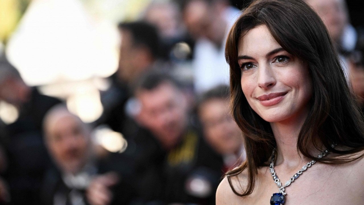 Olśniewająca Anne Hathaway na premierze filmu „Armageddon Time” podczas 75. Festiwalu Filmowego w Cannes!