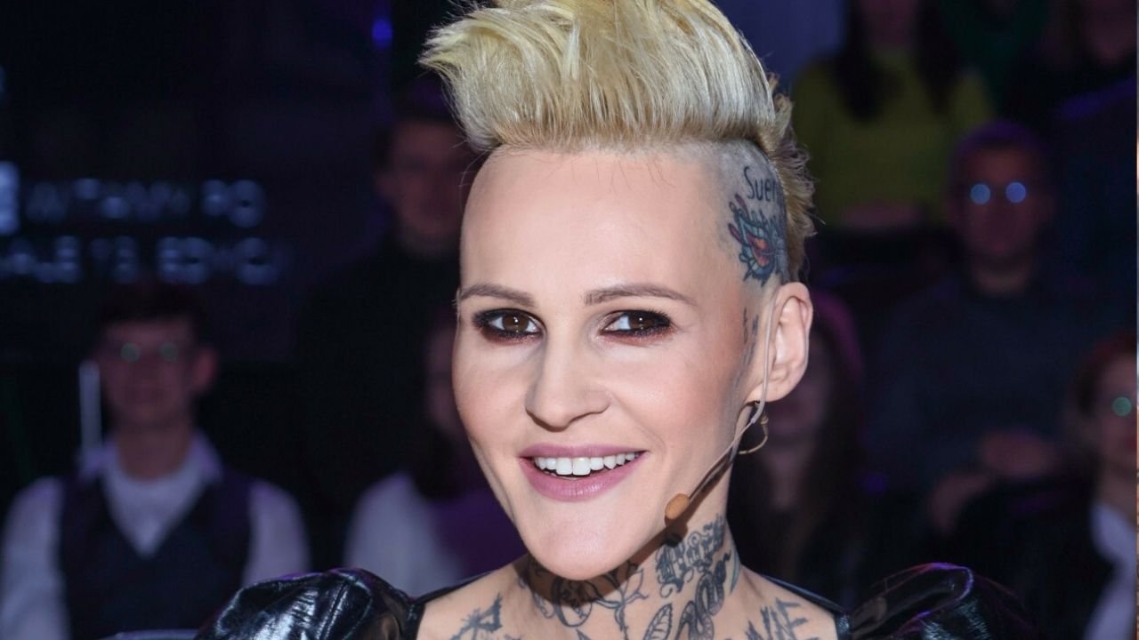 Agnieszka Chylińska ma nowe tatuaże na twarzy. Nie uwierzycie, jaki ma napis na czole!