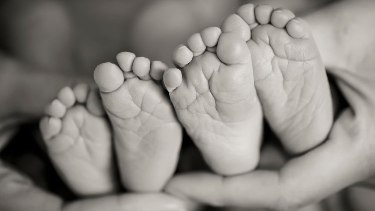 stopy niemowląt