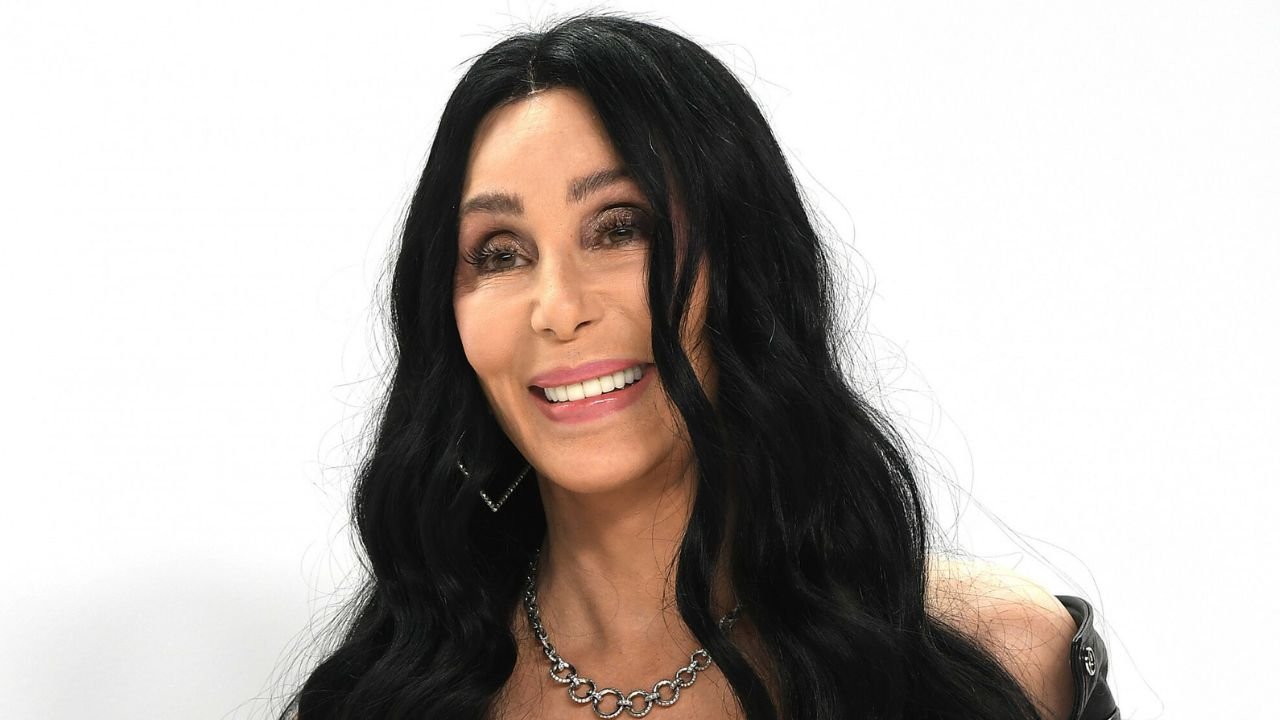 76-letnia Cher oszalała na punkcie 36-latka. Zdradza pikantne szczegóły ich związku