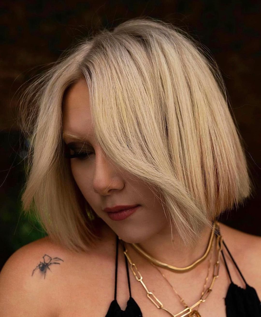 Krótkie fryzury - zobacz najświeższe trendy na jesień 2022. Short bob