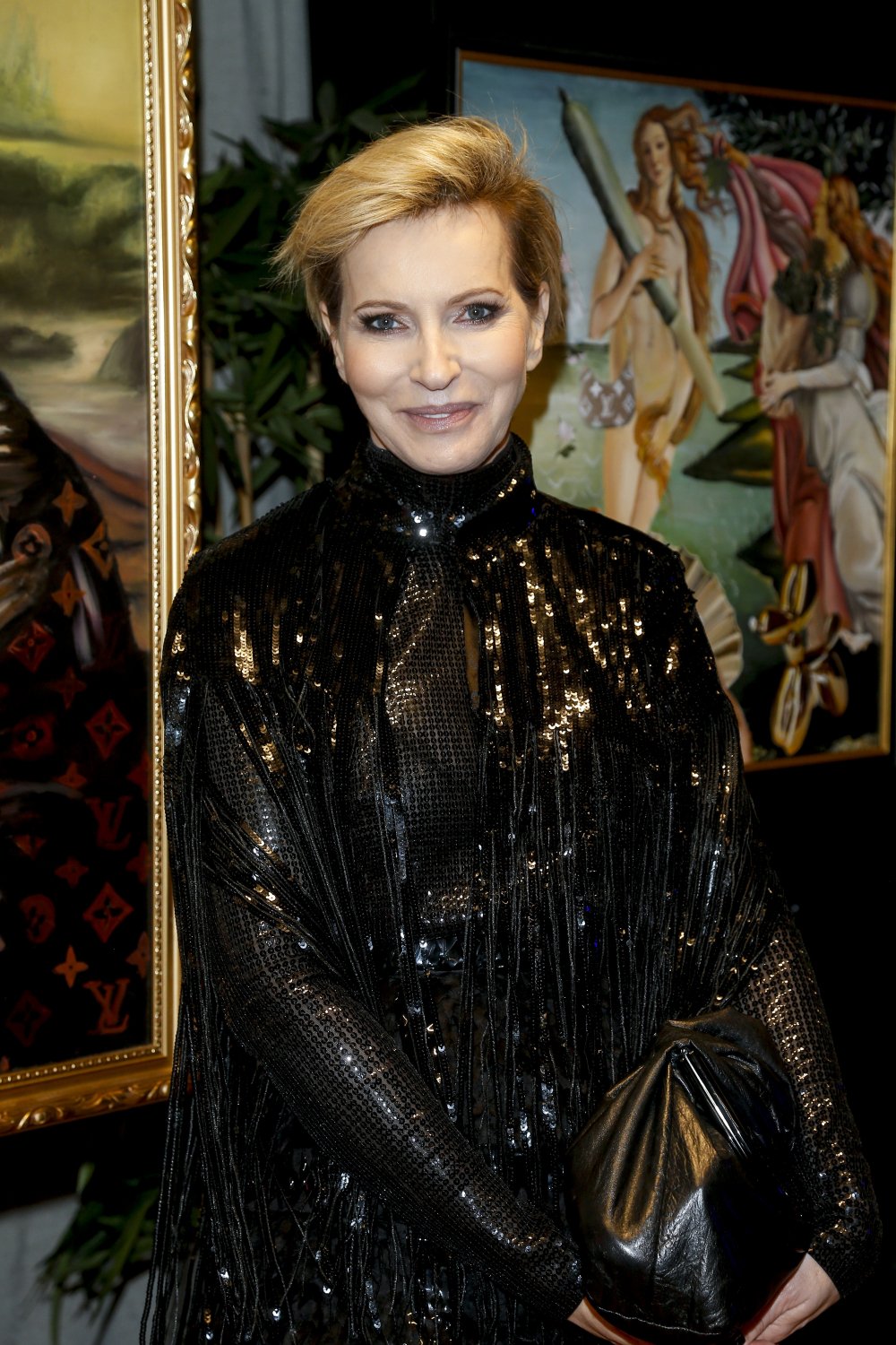 Paulina Smaszcz w czarnej sukience
