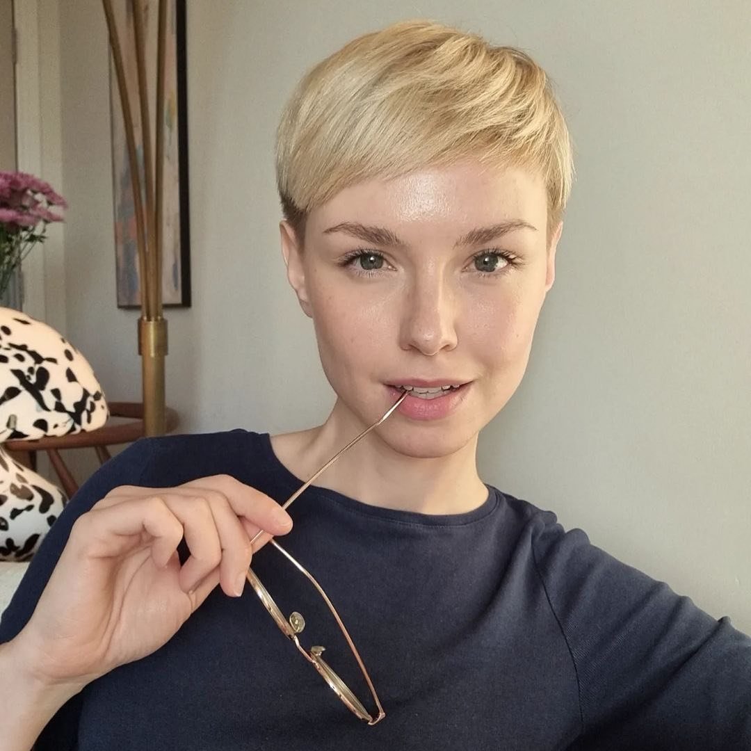 blond pixie cut