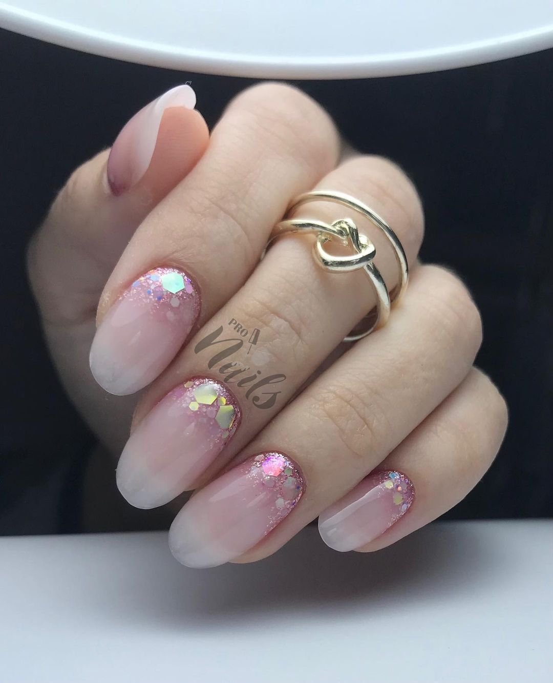 Paznokcie princess nails piękne, eleganckie i bardzo modne! Zobacz