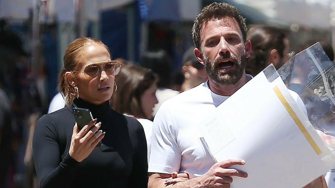 Jennifer Lopez i Ben Affleck namiętnie całują się na ściance! Kryzys zażegnany?