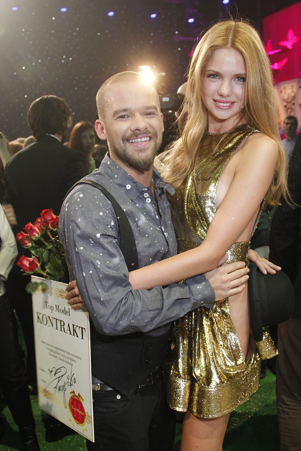 Olga Kaczyńska w złotej sukience w Top Model