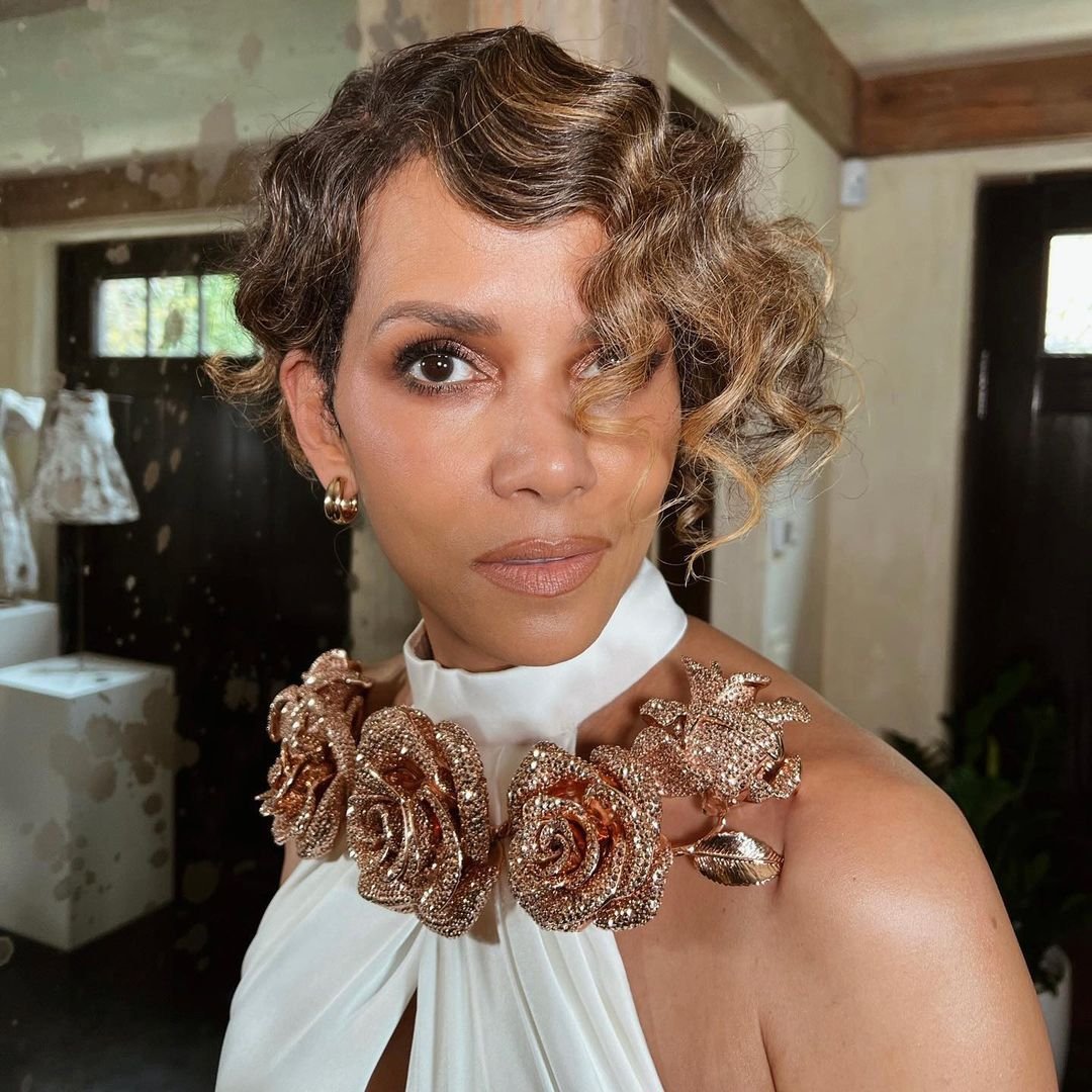 56-letnia Halle Berry opublikowała NAGIE zdjęcie. 