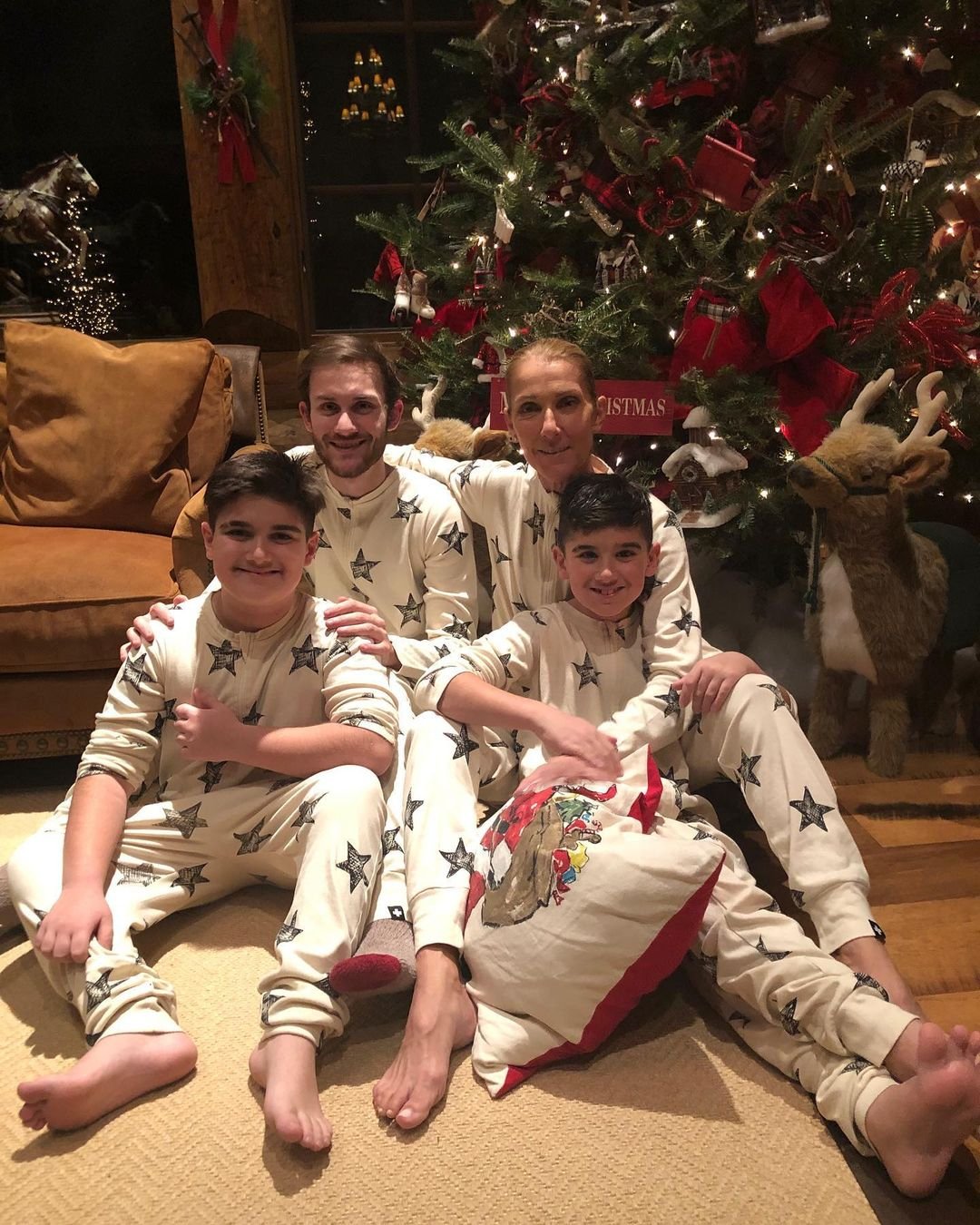 Celine Dion z synami w światecznych piżamach