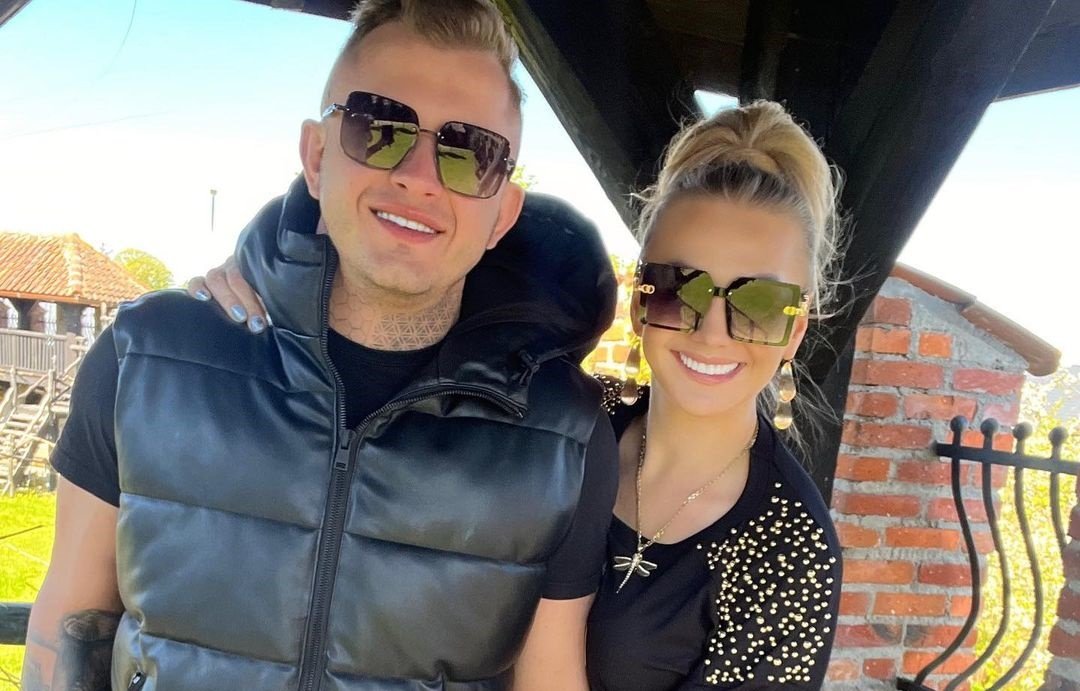 Dawid Narożny i Joanna Narożna w okularach przeciwsłonecznych