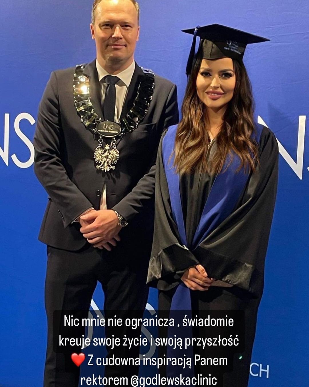 Magdalena Godlewska w studenckiej todze