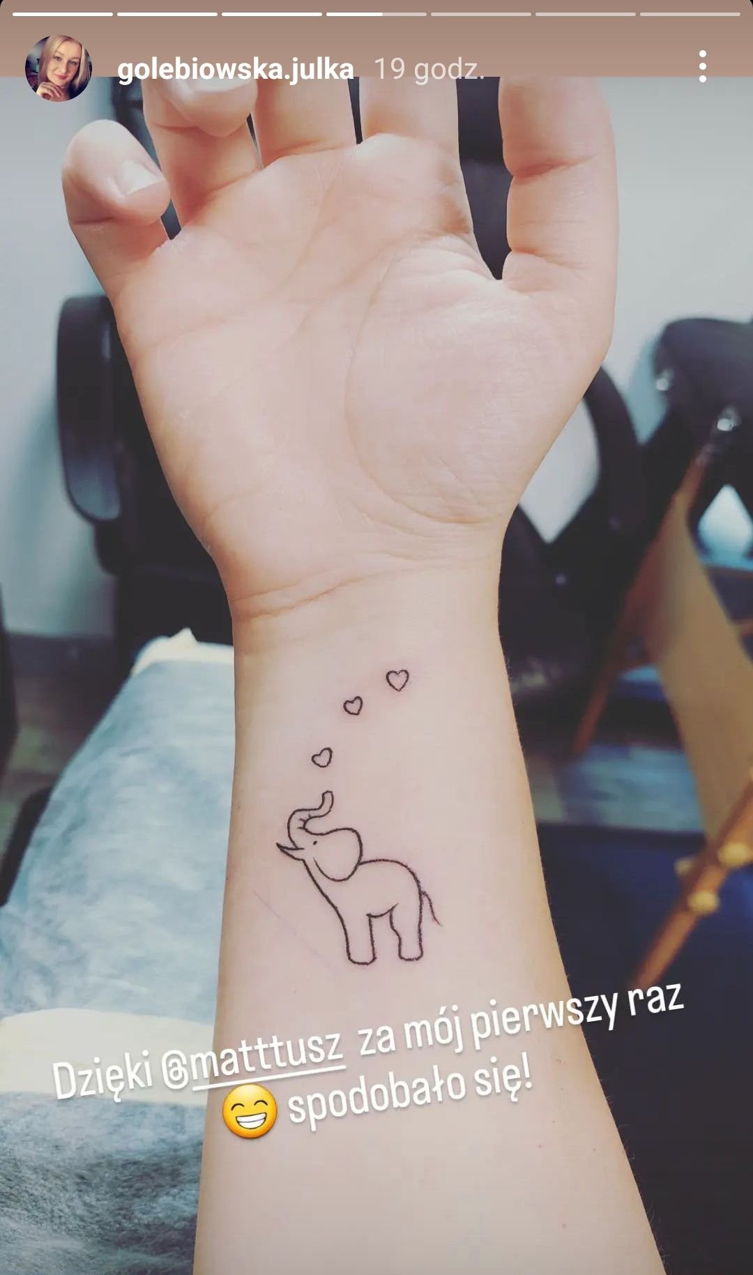 Julia Gołębiowska, tatuaż słoń dla przyjaciółki