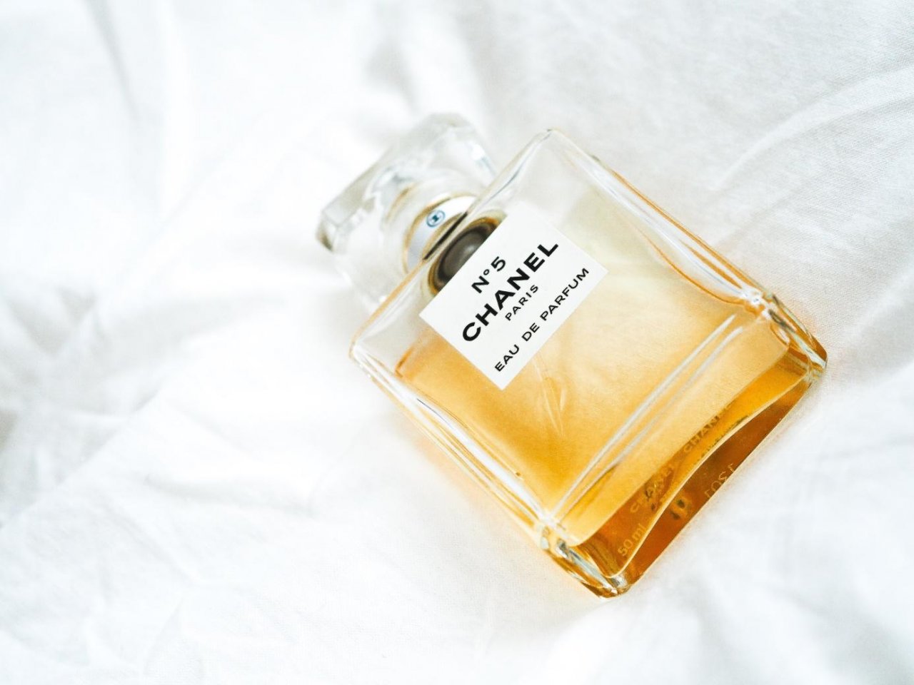 Butelka damskich perfum chanel numer 5