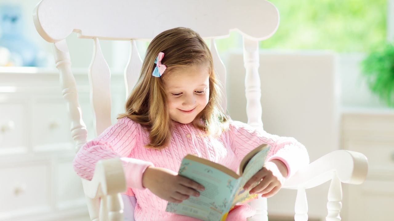 "Moja córka czyta dużo książek, a teściowie się z niej śmieją. Mówią, że powinna oglądać telewizję"