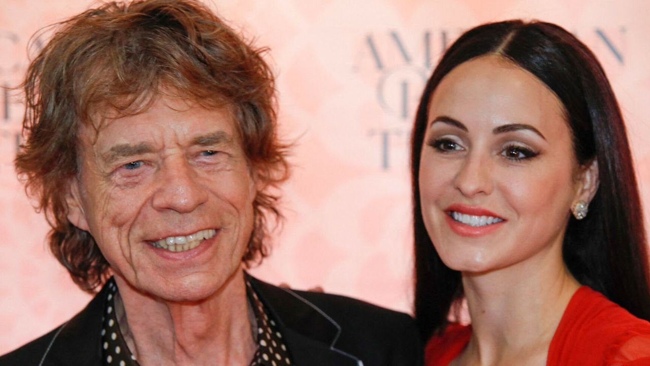 79-letni Mick Jagger zaręczył się z matką swojego ósmego dziecka. Melanie Hamrick jest o 43 lata młodsza od swojego narzeczonego!