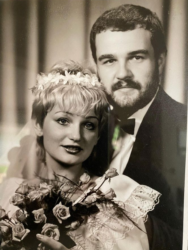 Katarzyna Żak, Cezary Żak na dawnym zdjęciu ze ślubu