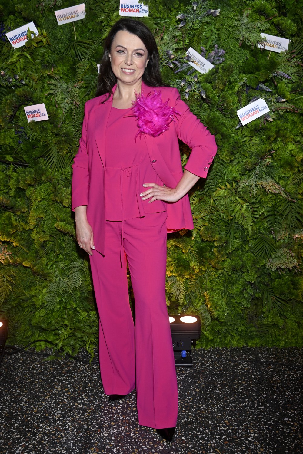 Katarzyna Pakosińska w różowym garniturze