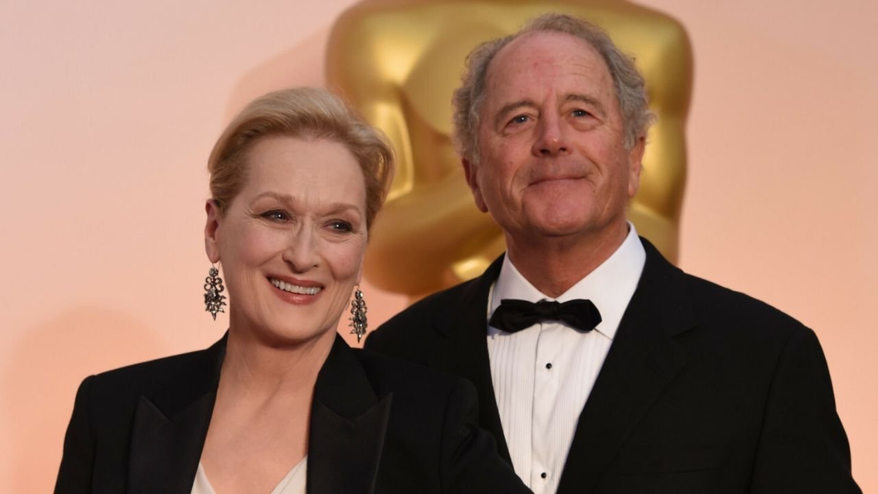 Meryl Streep i jej mąż obchodzą szafirowe gody! Historia ich miłości to gotowy materiał na film