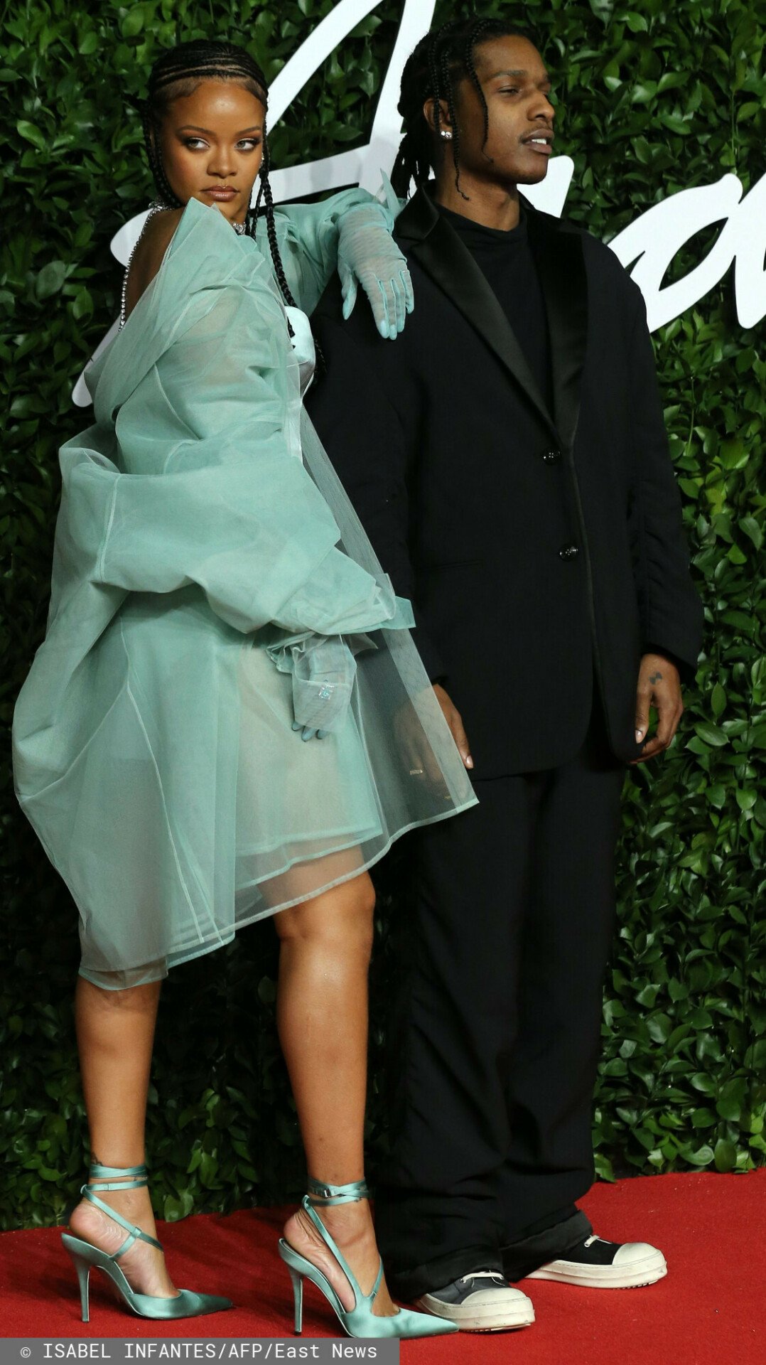 Rihanna w miętowej sukni i ASAP Rocky w czarnym garniturze w 2019 roku