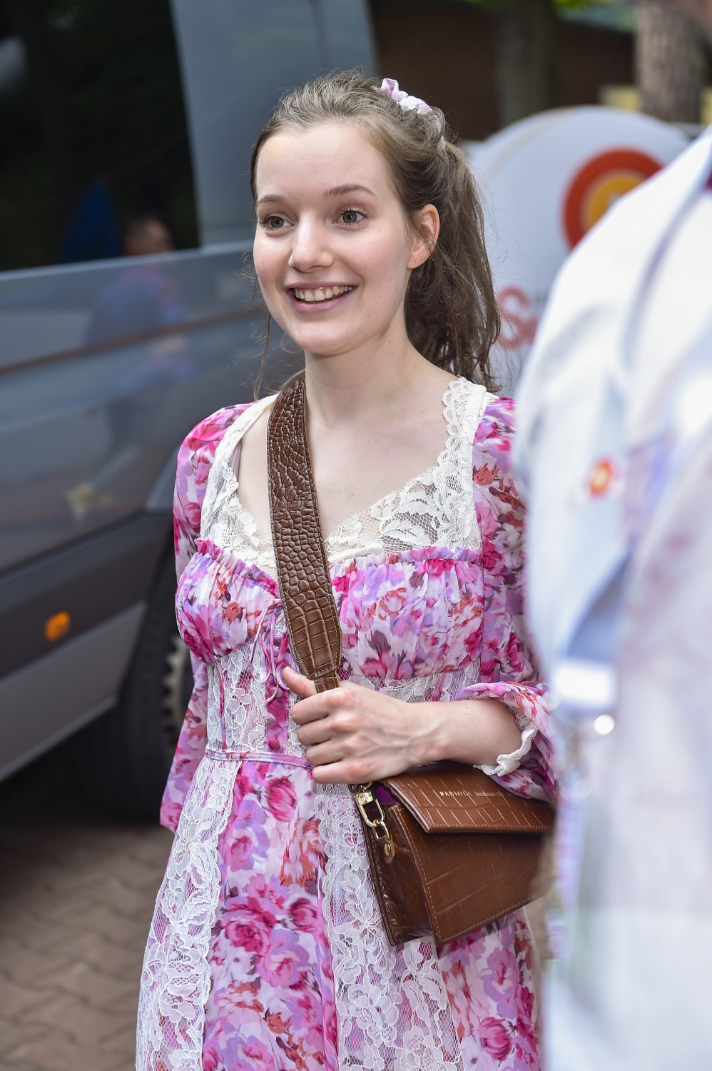 Sanah w różowej sukience