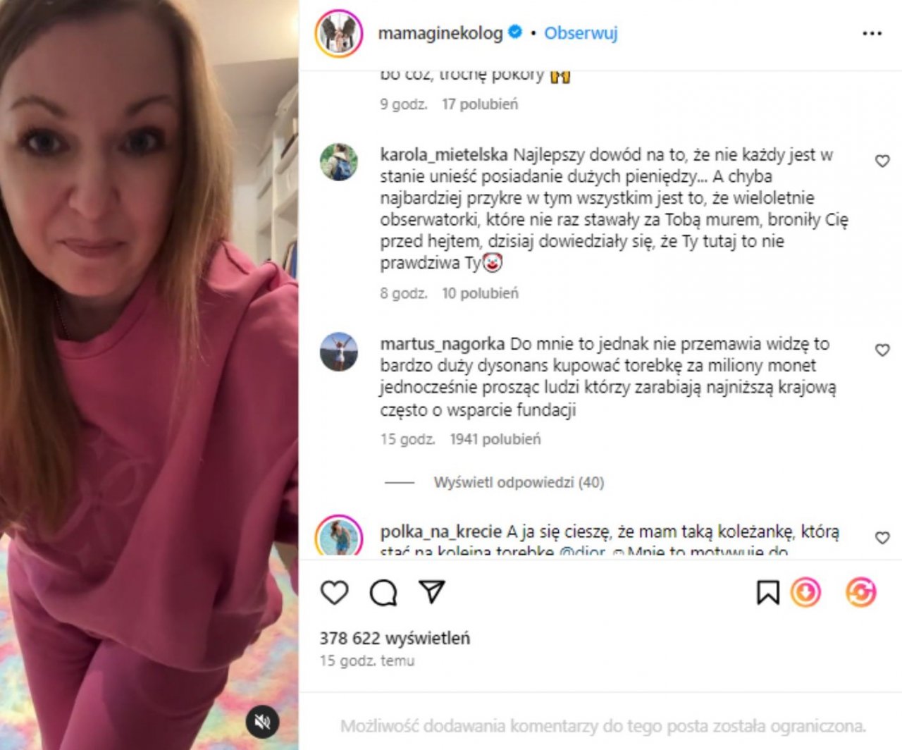 Mama Ginekolog w różowym dresie. Obok screen komentarzy z profilu