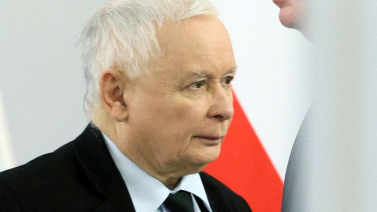 Jarosław Kaczyński chce kupić dużą stację telewizyjną. A co na to prezes stacji?