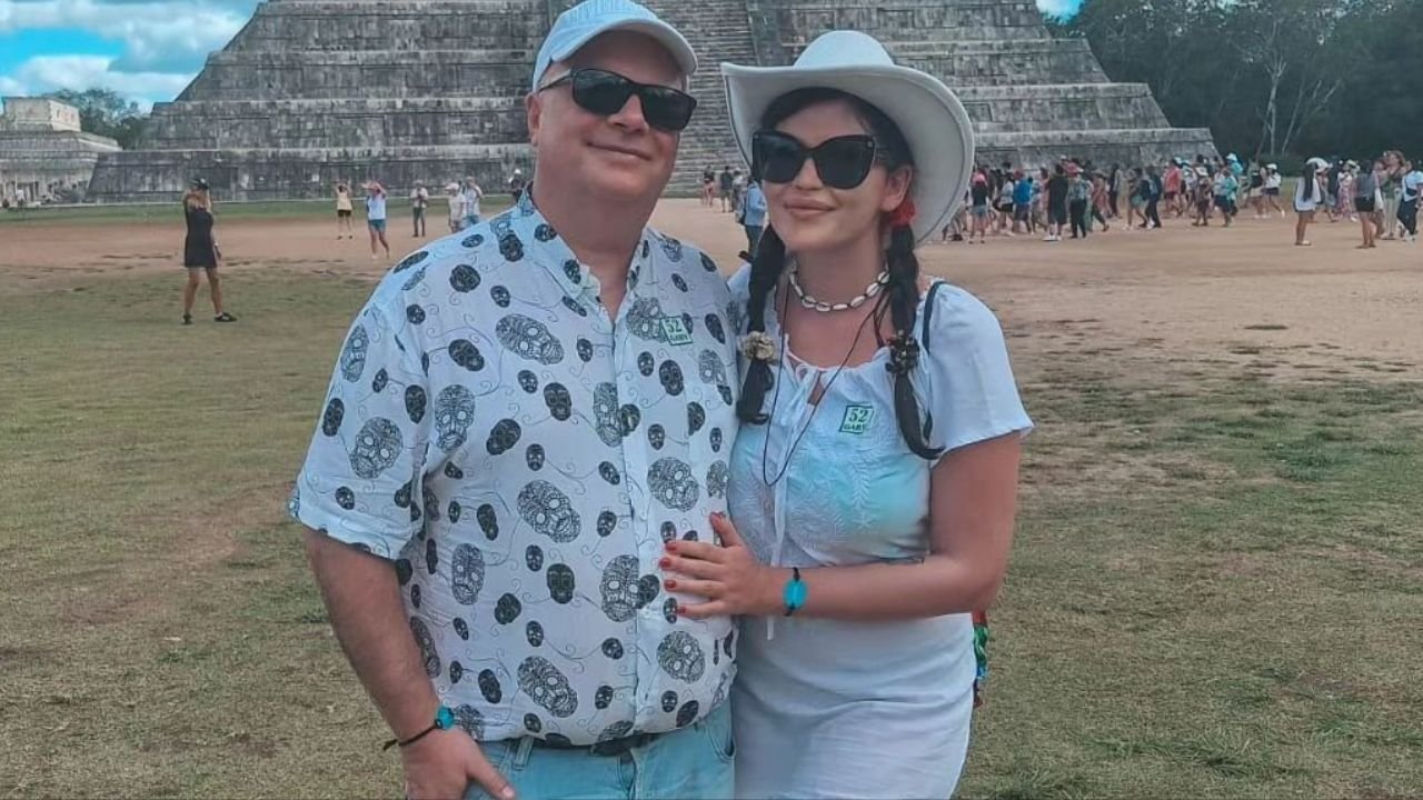 Krzysztof Skiba zwiedza Meksyk w skarpetach. Nakupował koszulek na cały rok