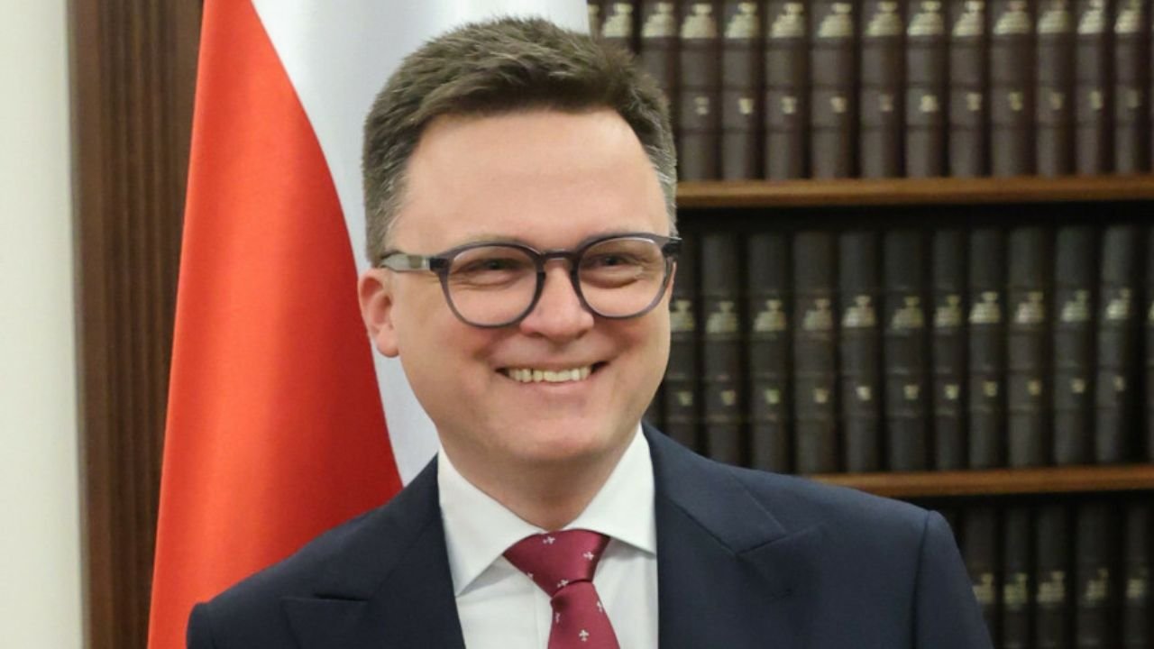 Szymon Hołownia wygrywa rankingi zaufania i prowadzi w sondażu United Surveys dla Wp.pl przed wyborami prezydenckimi