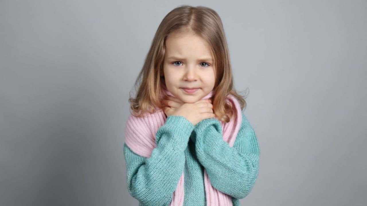 Zapalenie jamy ustnej u dziecka – wirusowe czy bakteryjne?