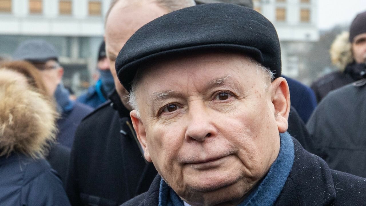 Jarosław Kaczyński dostanie dwie podwyżki. Jego zarobki robią wrażenie
