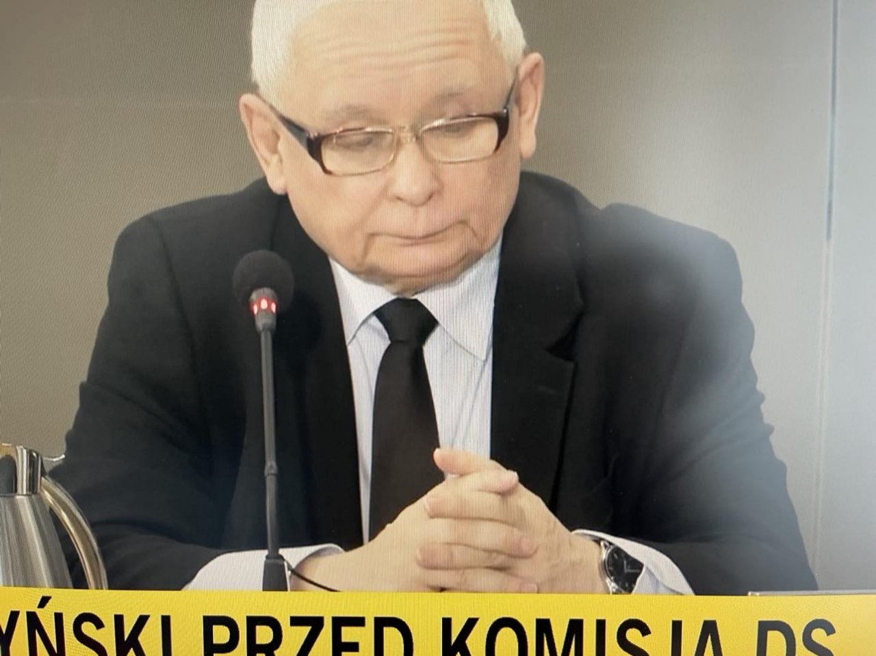 Jarosław Kaczyński, zegarek do góry nogami