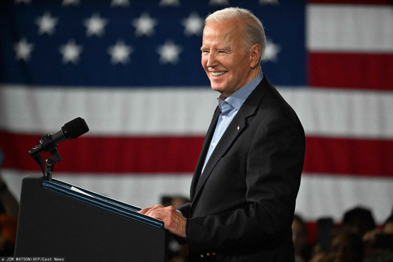 Joe Biden uśmiechnięty