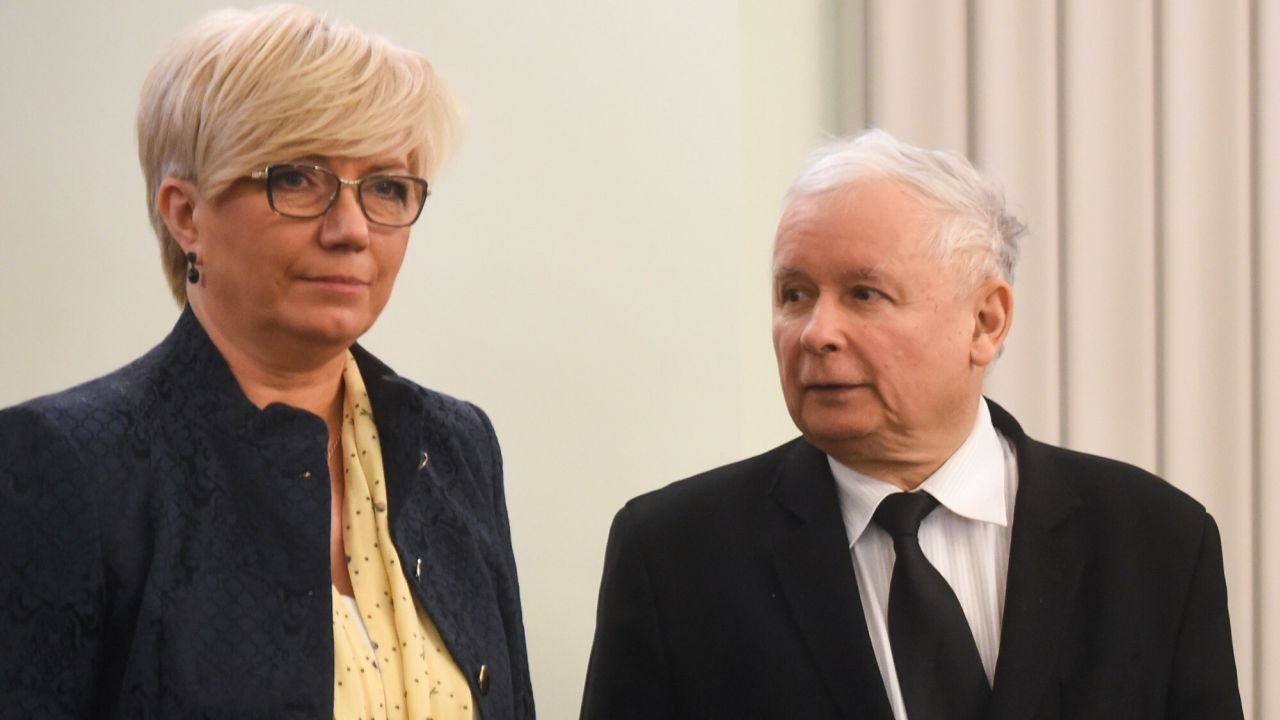 Julia Przyłębska objawiła się w Sejmie! Tak teraz wygląda słynna koleżanka Jarosława Kaczyńskiego [wideo]