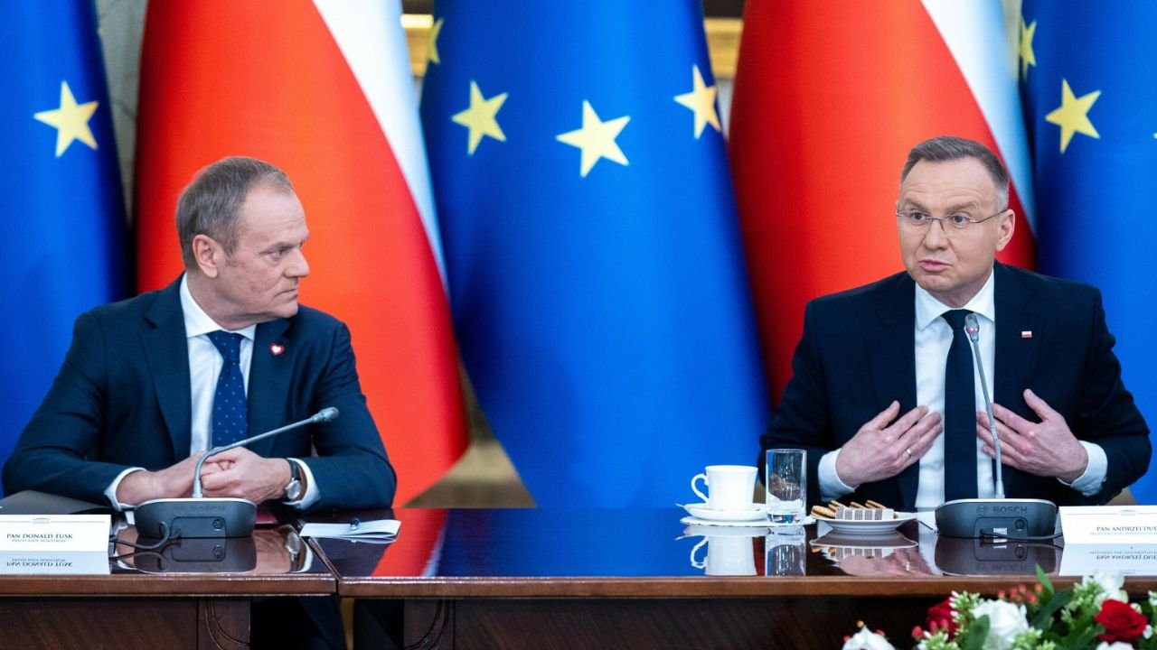 Andrzej Duda i Donald Tusk wystąpili w "Mam Talent"? To nagranie śmieszy i bawi [wideo]