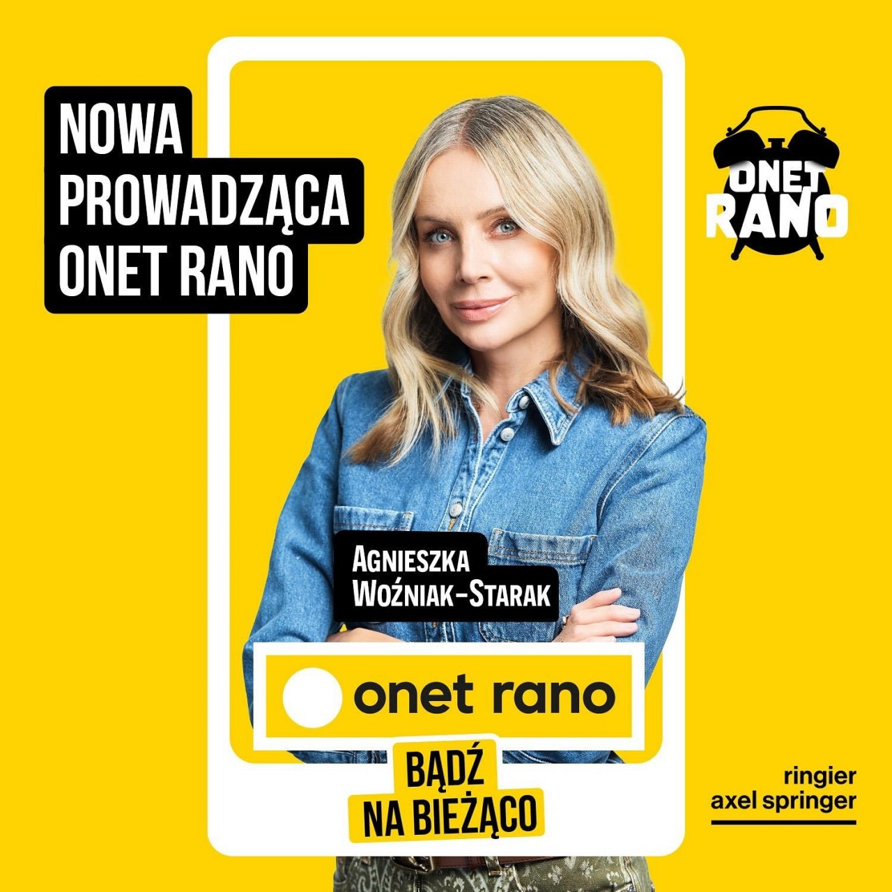 Agnieszka Woźniak-Starak w jeansowej kurtce na żółtym tle