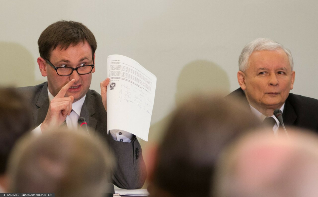Daniel Obajtek, Jarosław Kaczyński siedzą obok siebie, 2013 rok